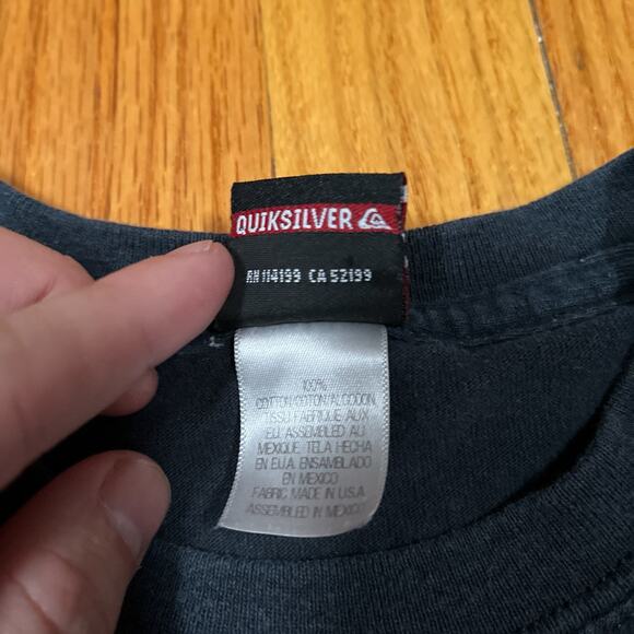 Vintage Quiksilver HI Thrashed Grunge Faded Cut-Off T-Shirt Surf 90s Y2K Medium - Picture 8 of 8